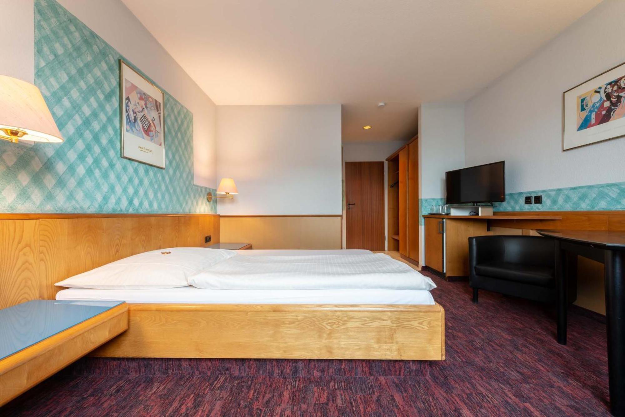Enjoyhotel Garni Korntal Stuttgart B&B 外观 照片