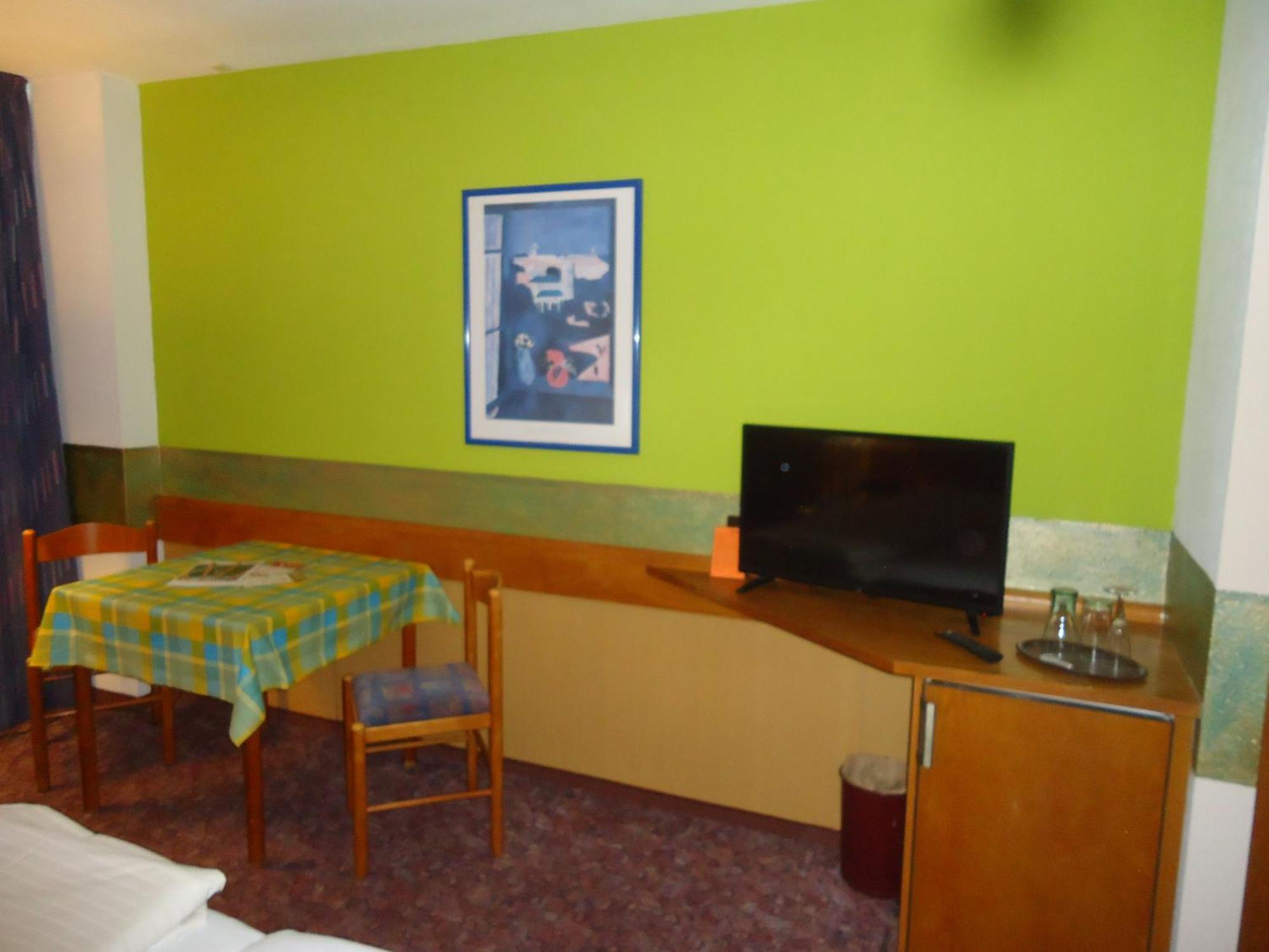 Enjoyhotel Garni Korntal Stuttgart B&B 外观 照片